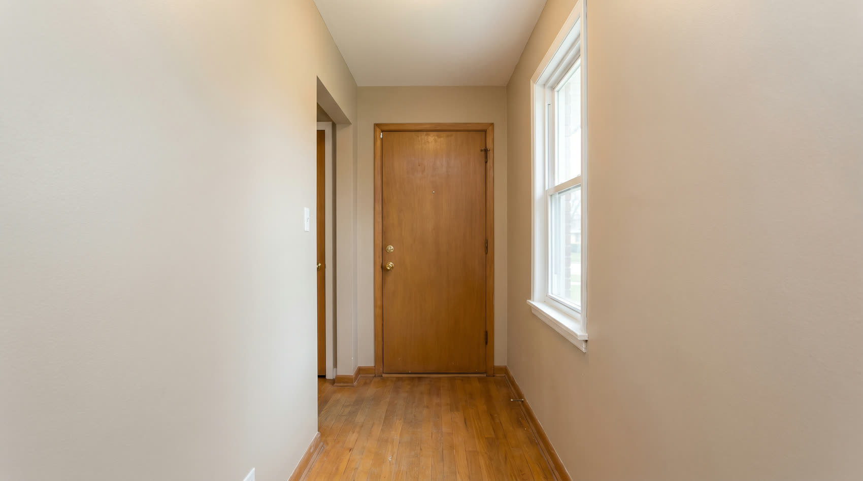 Entryway before limewash